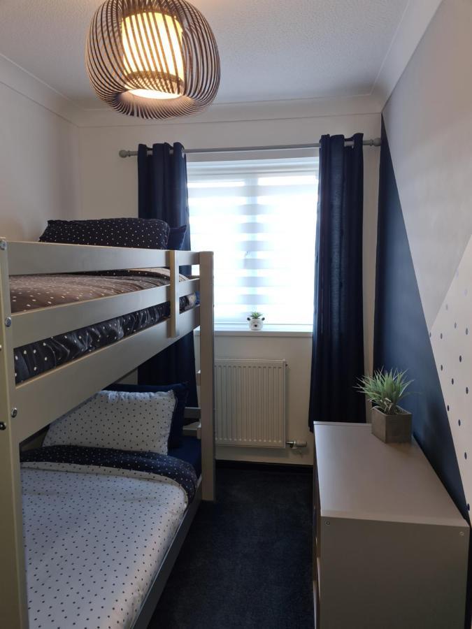 Stunning 2 Bed House Near Coastal Path/Lake/Beach Llanelli Esterno foto