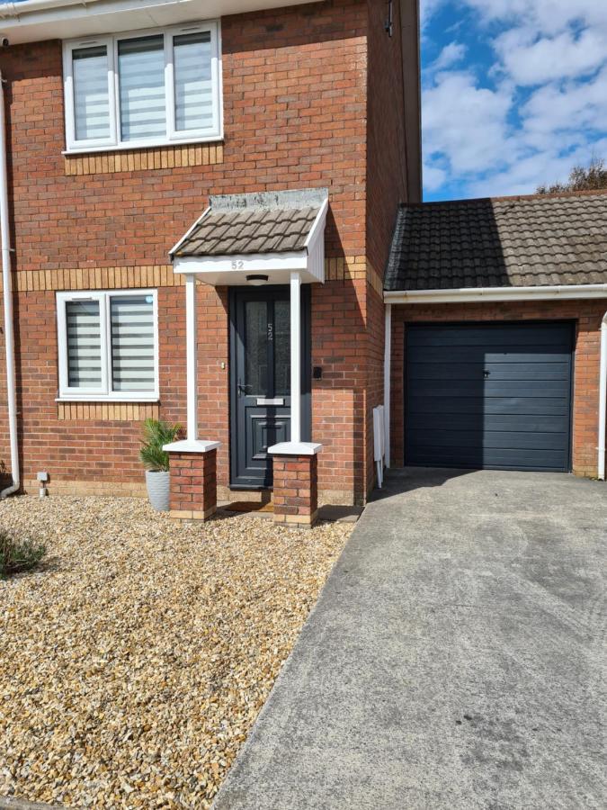 Stunning 2 Bed House Near Coastal Path/Lake/Beach Llanelli Esterno foto