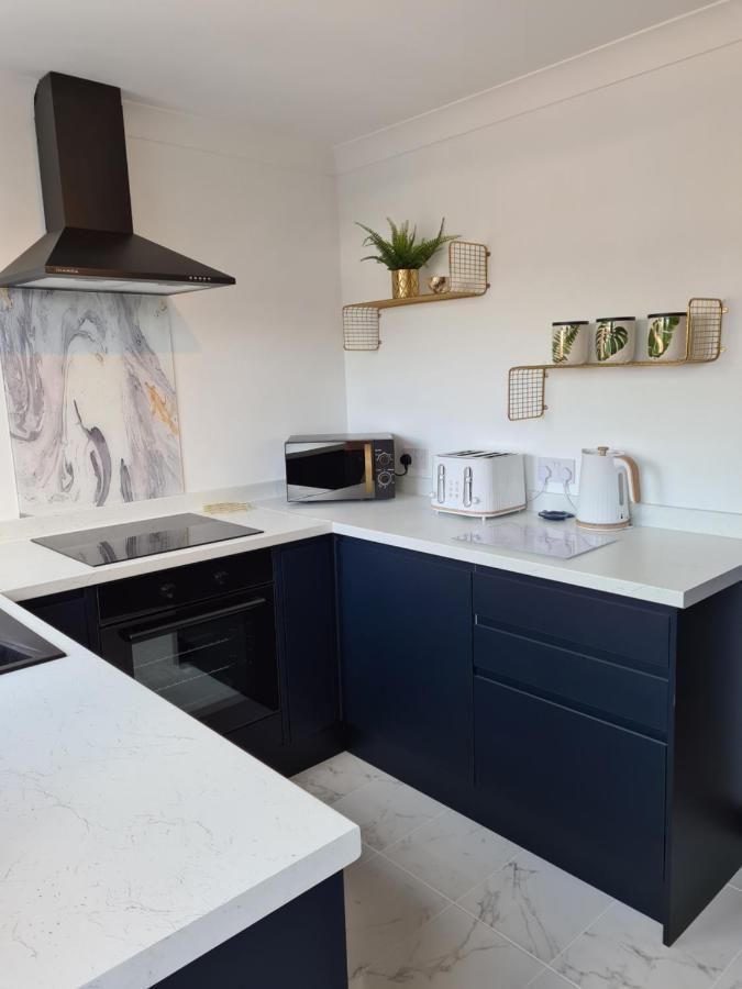 Stunning 2 Bed House Near Coastal Path/Lake/Beach Llanelli Esterno foto