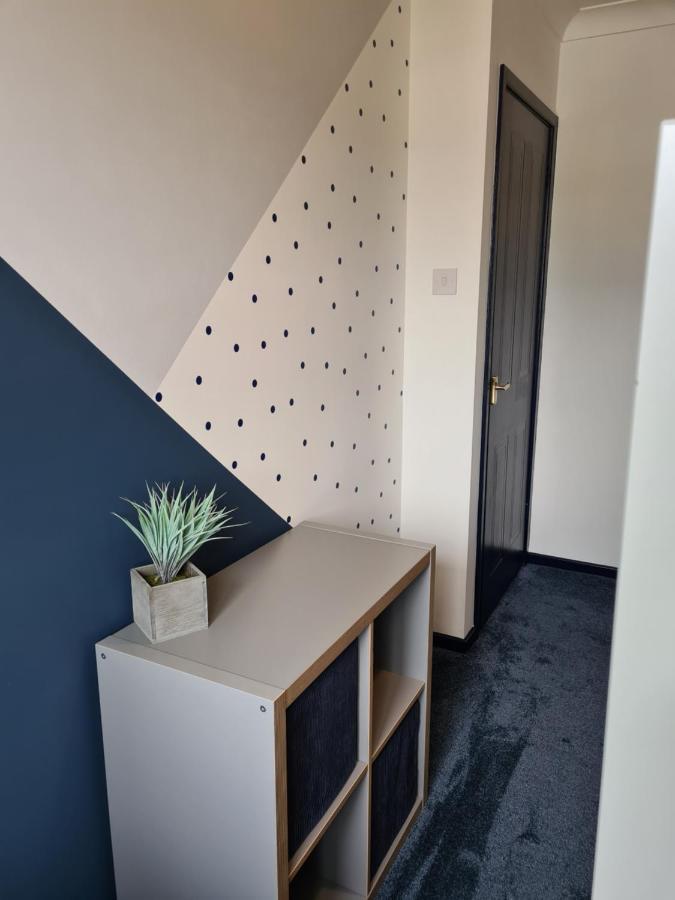 Stunning 2 Bed House Near Coastal Path/Lake/Beach Llanelli Esterno foto