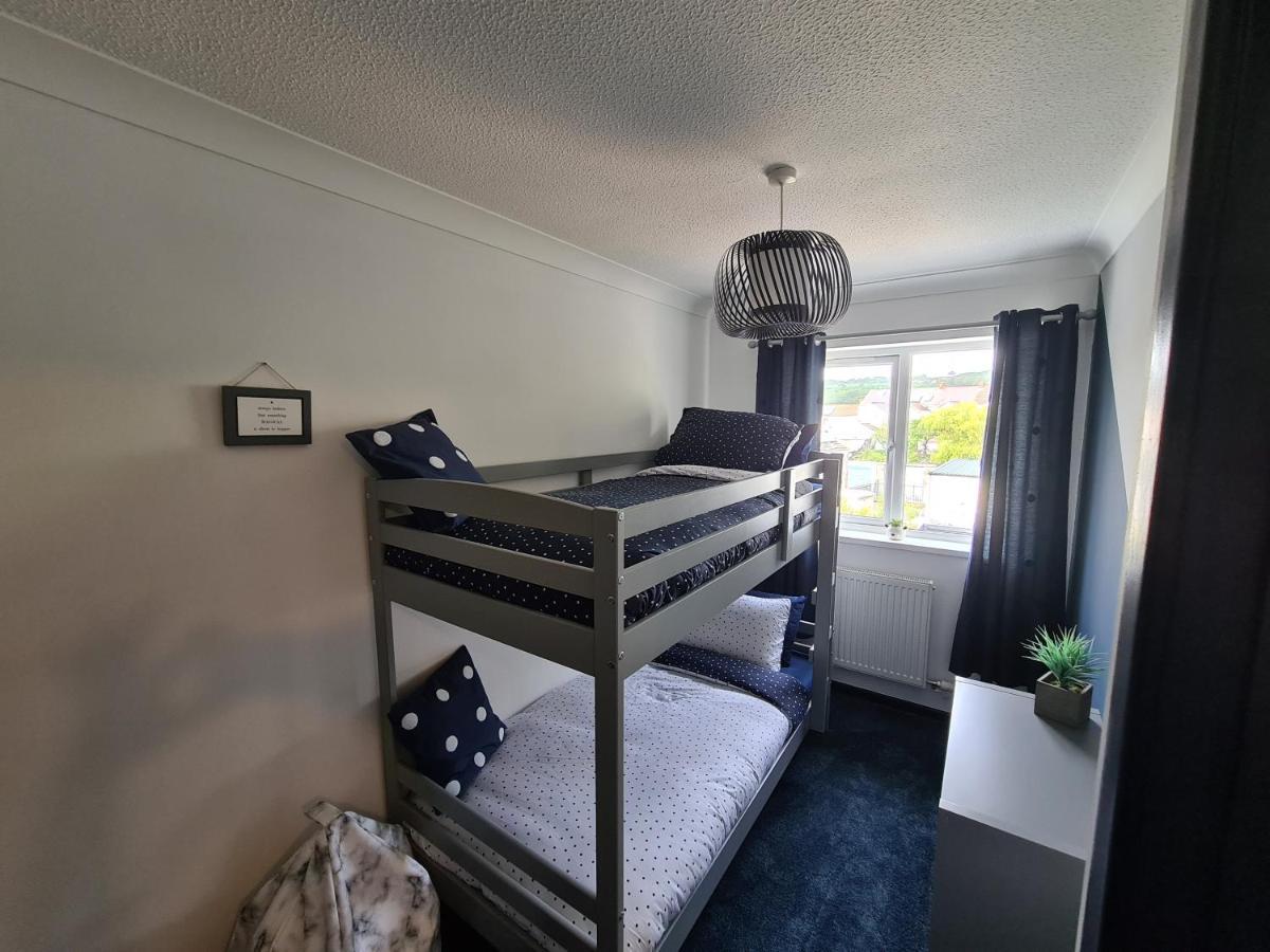 Stunning 2 Bed House Near Coastal Path/Lake/Beach Llanelli Esterno foto
